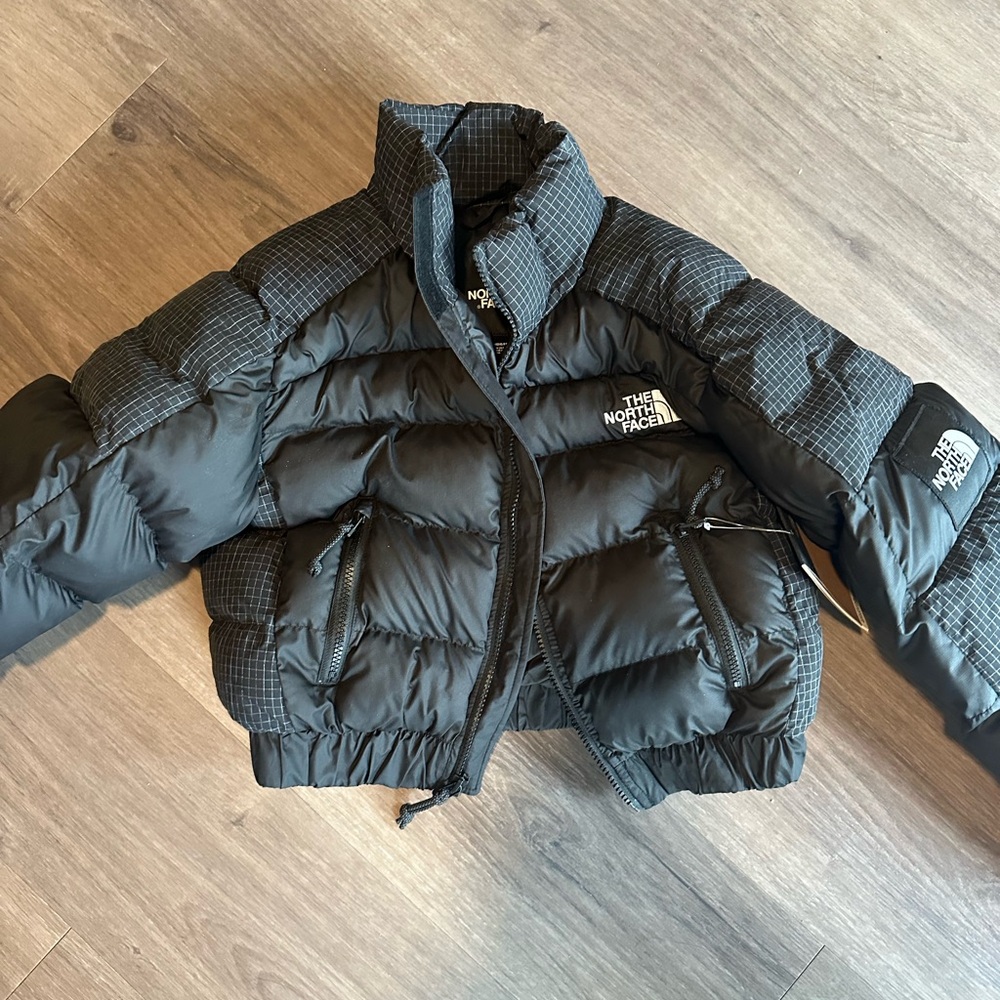 ❌❌SOLD  North face cropped puffer